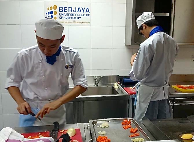 Top 10 Criteria in Choosing the Best University or College in Malaysia for Cooking Courses like Culinary, Pattiserrie or Baking