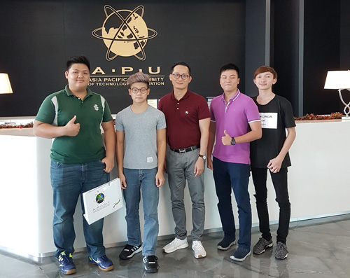 EduSpiral counseled me online on the software engineering courses & then took me & my friends to tour the university. Boon Ping, Software Engineering at Asia Pacific University (APU)