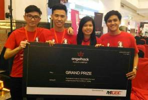 Asia Pacific University's Team Kraud, comprising Daryl Ong Wi Hsien, Lim Chu Seng, Chin Jess Nny and Armand Madewnus beat 370 participants from 90 teams, to win the Grand Prize at the AngelHack 9th Global Hackathon